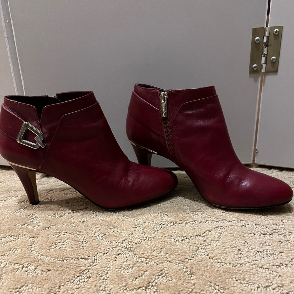 Vince Camuto Ankle Boots size 8